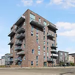 Royal Arena - Brand New Fully Furnished Apartment